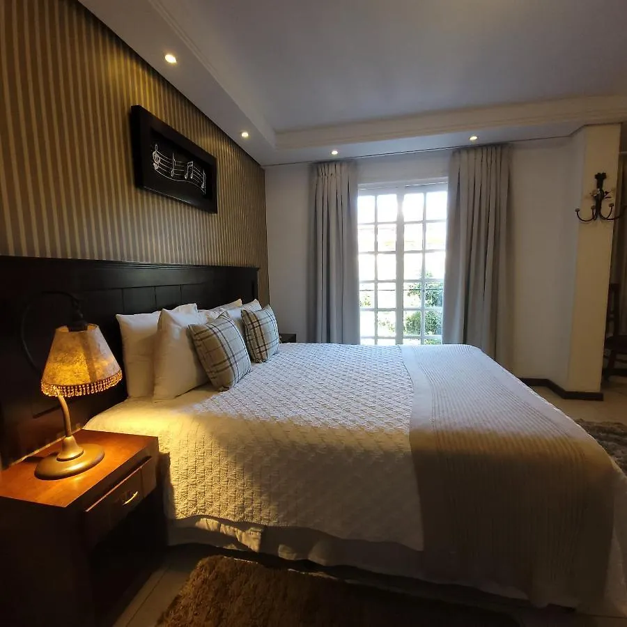Pousada Cheverny - Facil Acesso Ao Centrinho E Baden Bar Campos do Jordao Inn