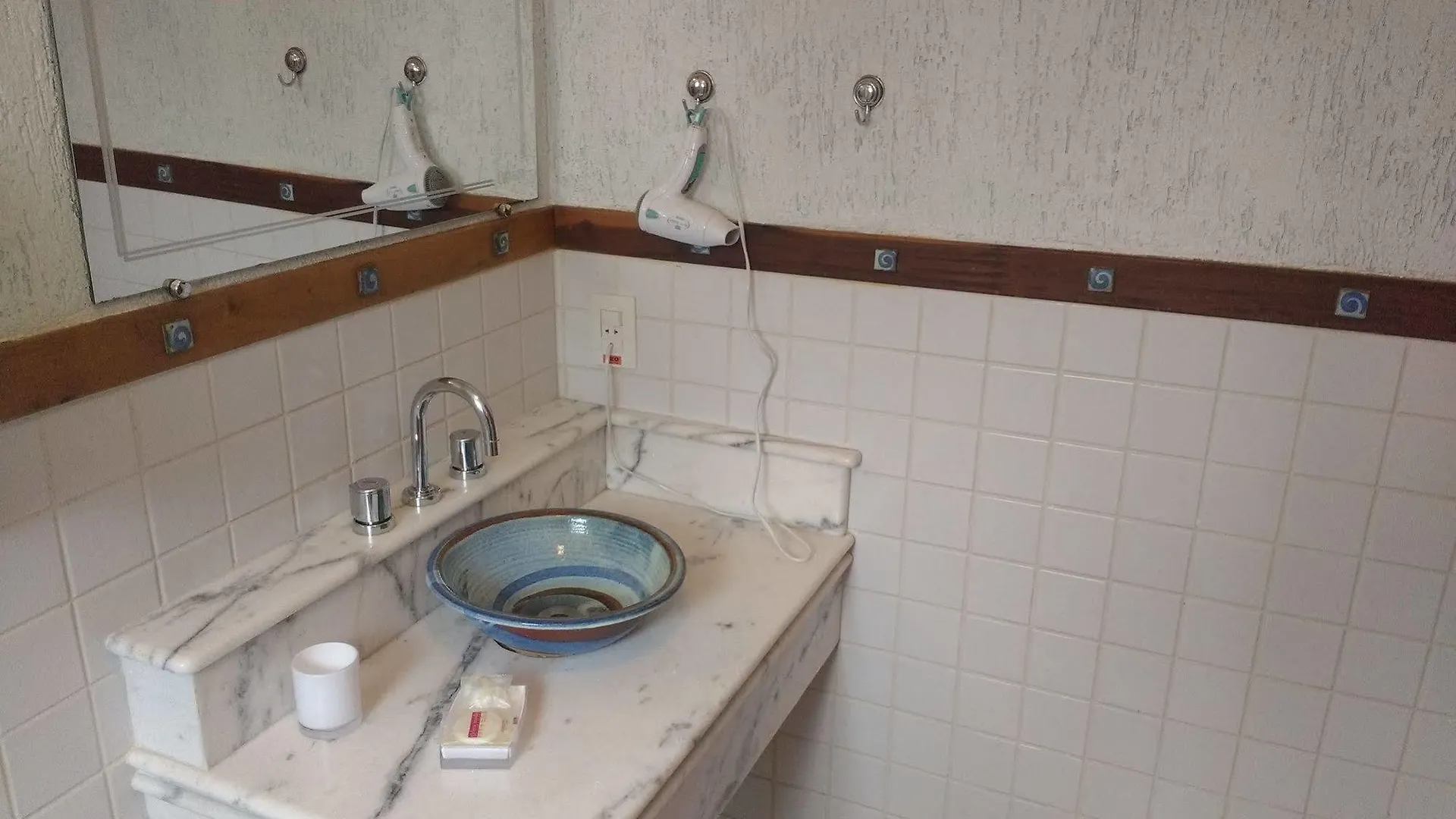 Pousada Cheverny - Facil Acesso Ao Centrinho E Baden Bar Campos do Jordao Brezilya