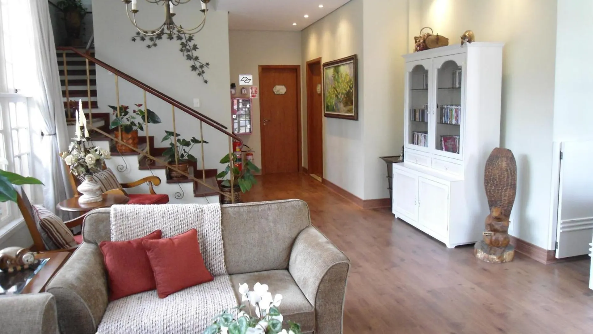 Inn Pousada Cheverny - Facil Acesso Ao Centrinho E Baden Bar Campos do Jordao